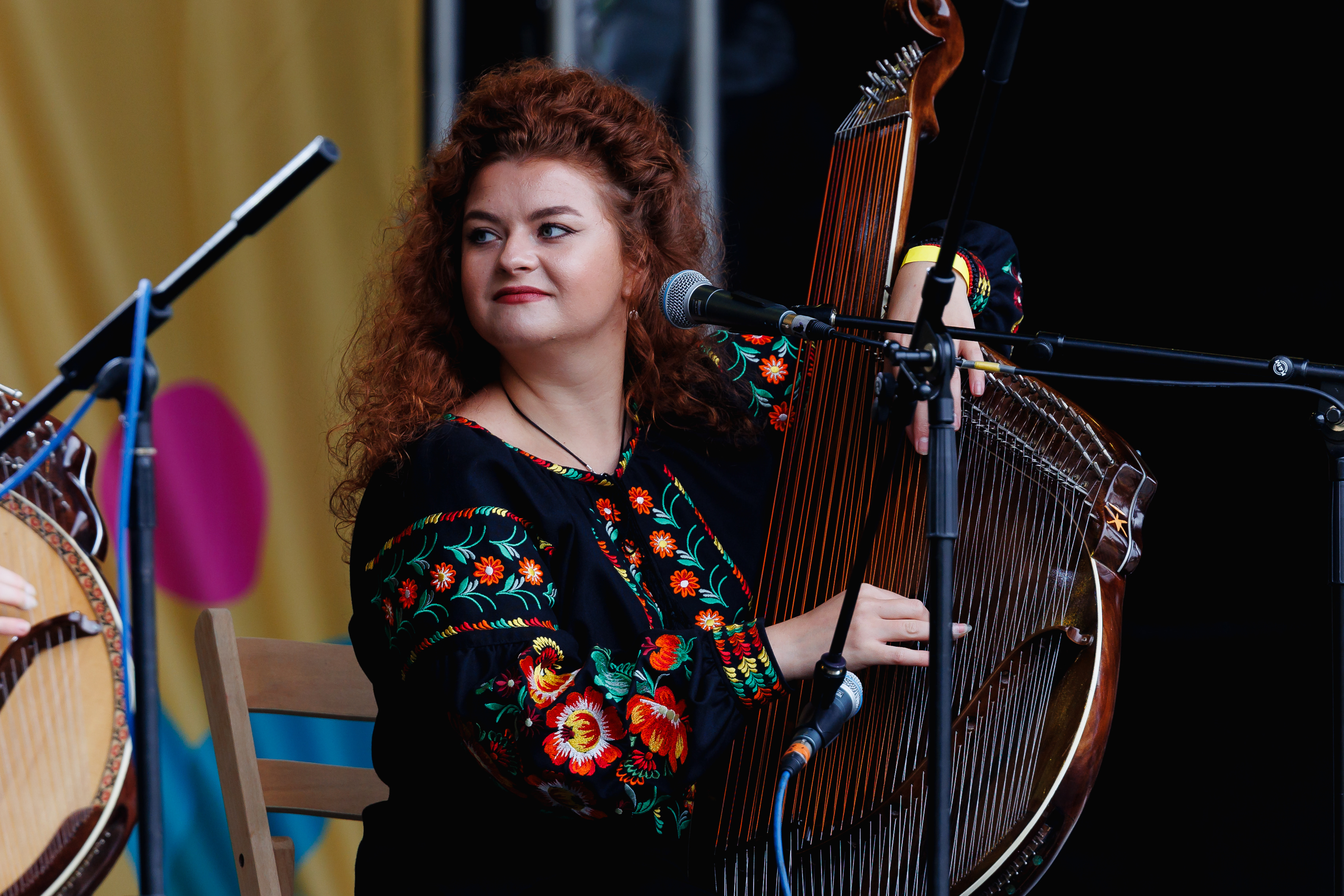 Dvi Doli performing on the main stage at the Yorkshire Integration Festival 2023